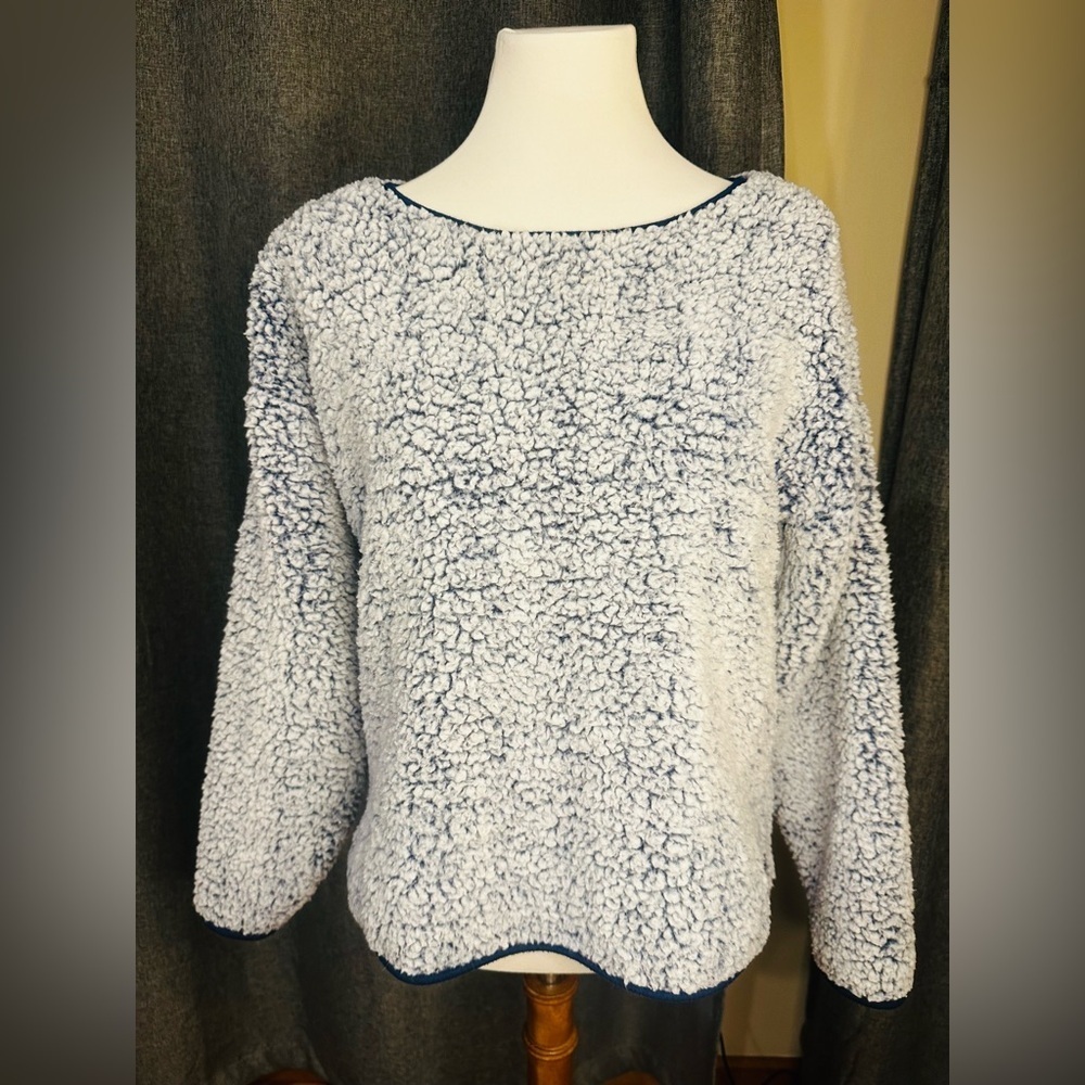 Jachs Navy and White Sherpa Pull Over